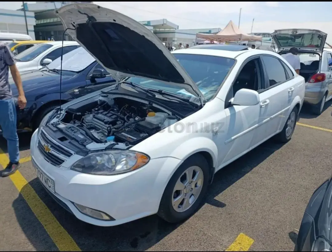 Chevrolet Gentra,  3 позиция
