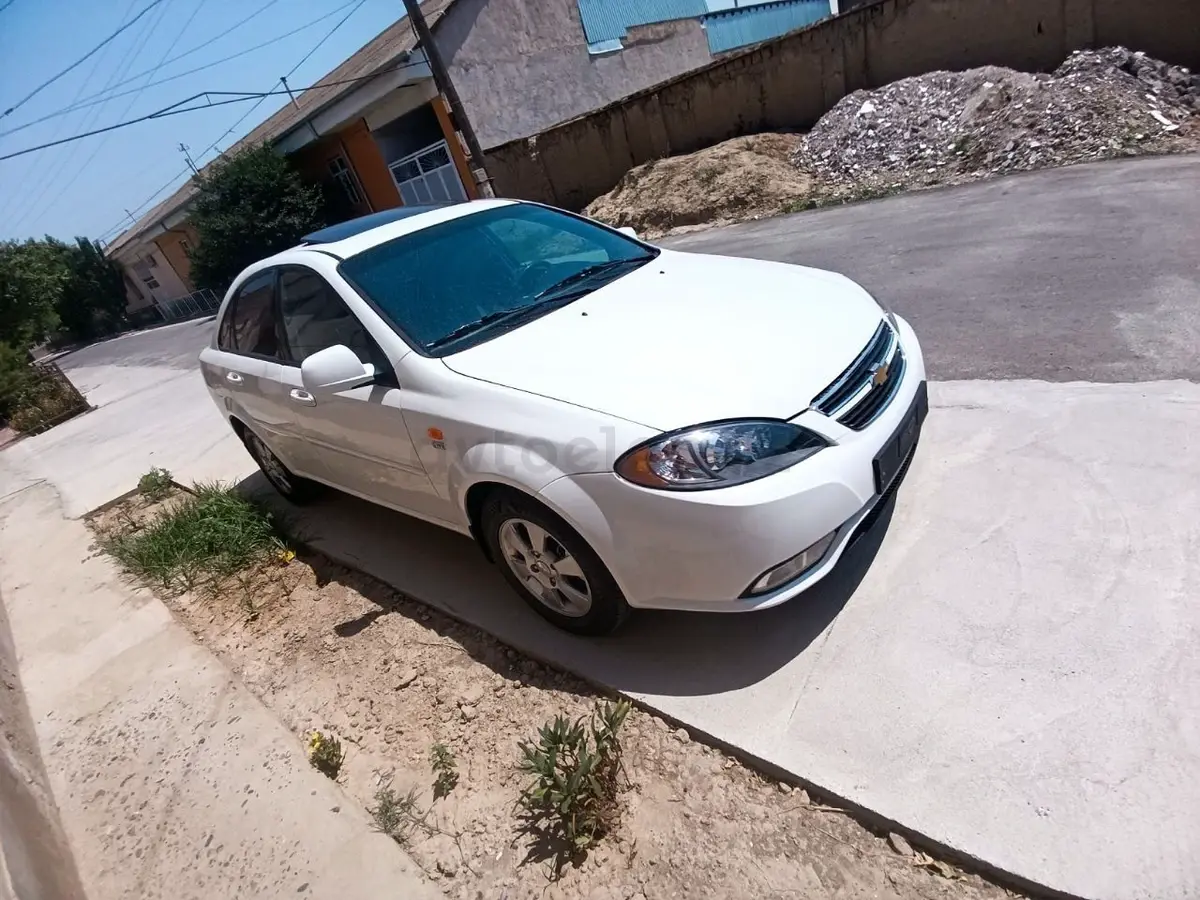 Chevrolet Gentra,  3 позиция