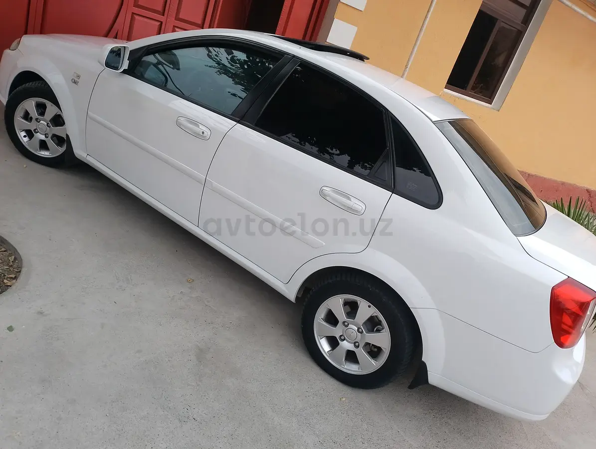 Chevrolet Gentra,  3 позиция