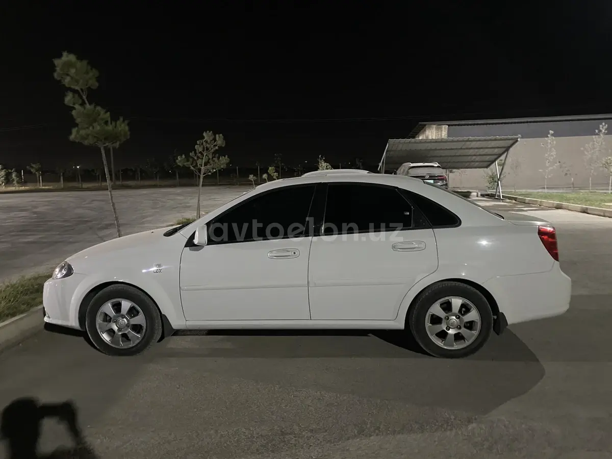Chevrolet Gentra,  3 позиция