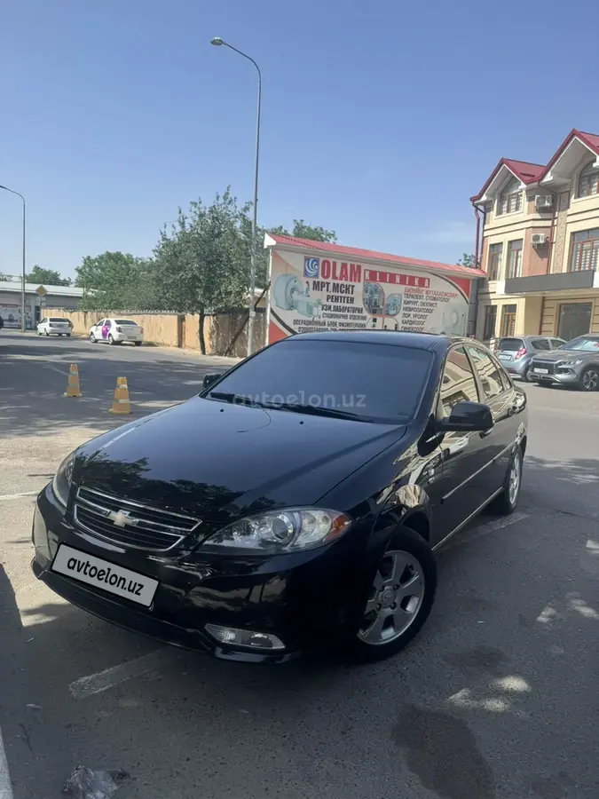 Chevrolet Gentra,  3 позиция