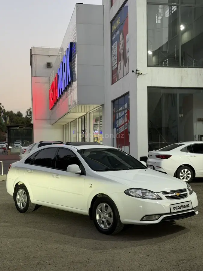 Chevrolet Gentra,  3 позиция