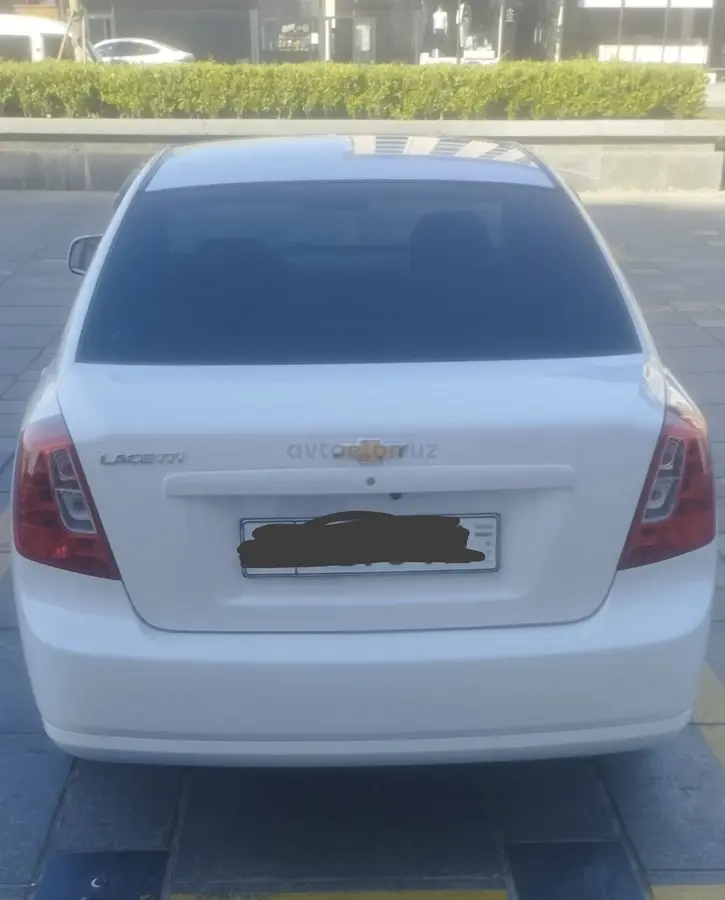 Chevrolet Gentra,  3 позиция