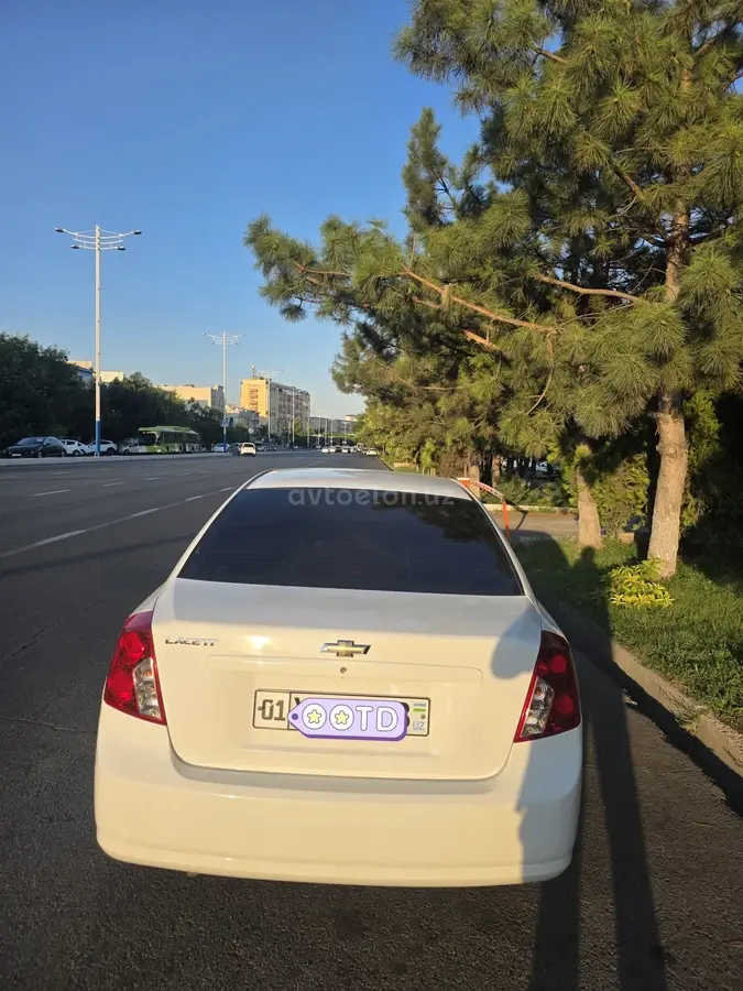 Chevrolet Gentra,  3 позиция