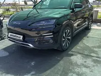 Черный BYD Song Plus EV Champion 2023 года, КПП Автомат, в Ташкент за 23 000 y.e. id7112101