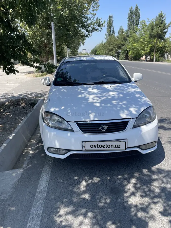 Chevrolet Gentra,  3 позиция