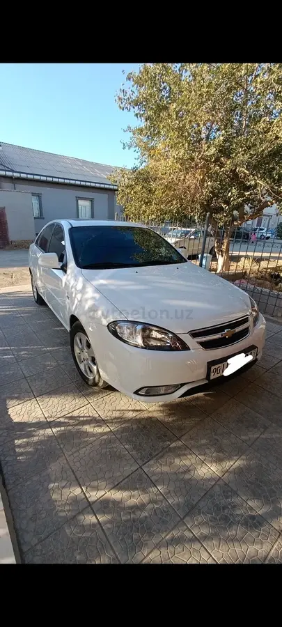 Chevrolet Gentra,  3 позиция