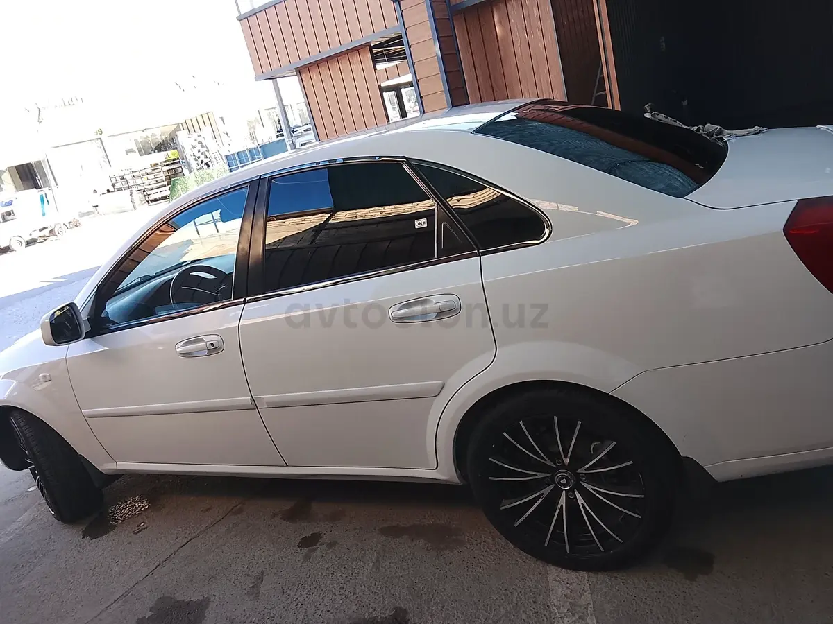 Chevrolet Gentra,  2 позиция