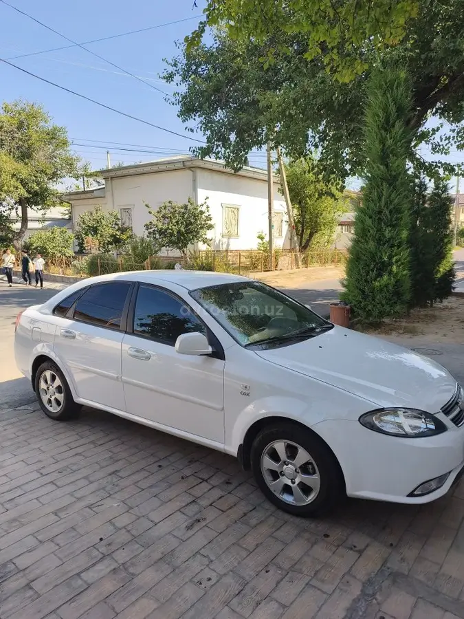 Chevrolet Gentra,  3 позиция