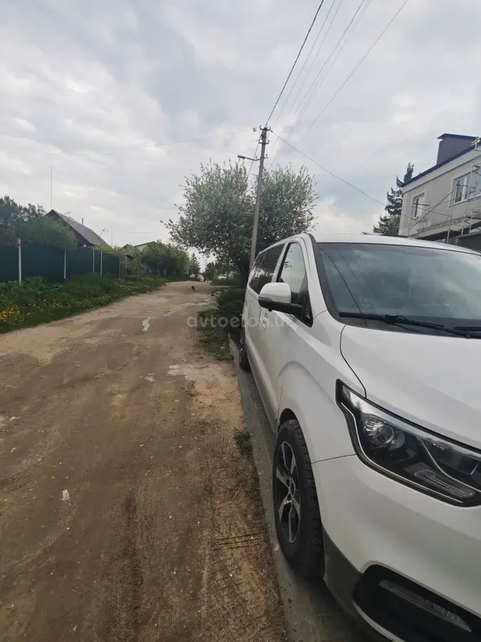 Hyundai H-1