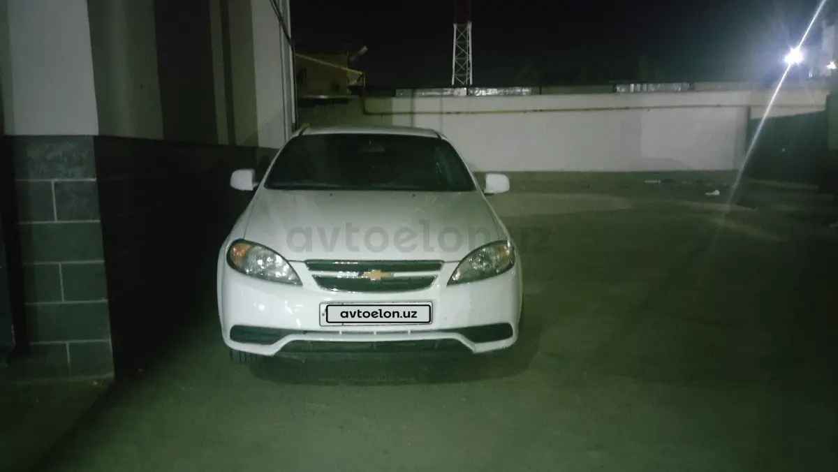 Chevrolet Gentra,  1 позиция