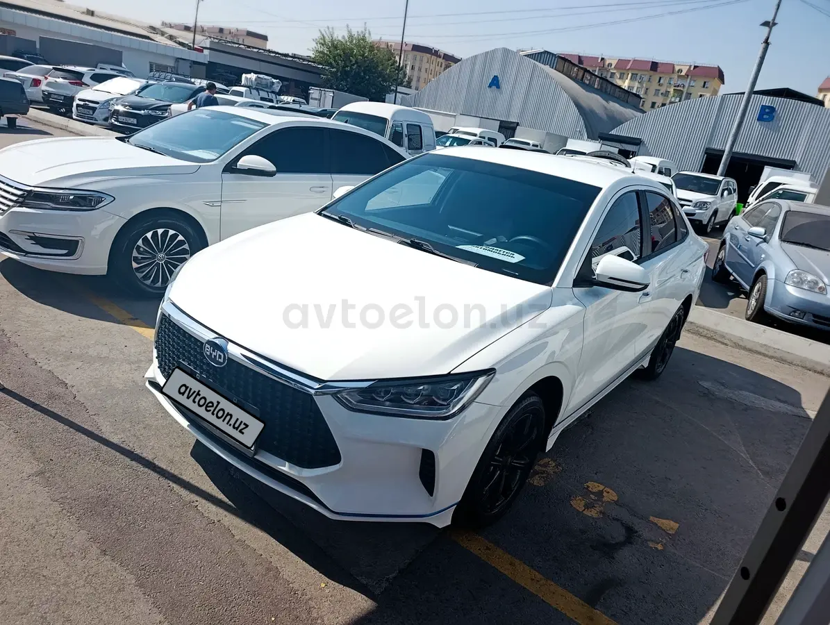 BYD e3