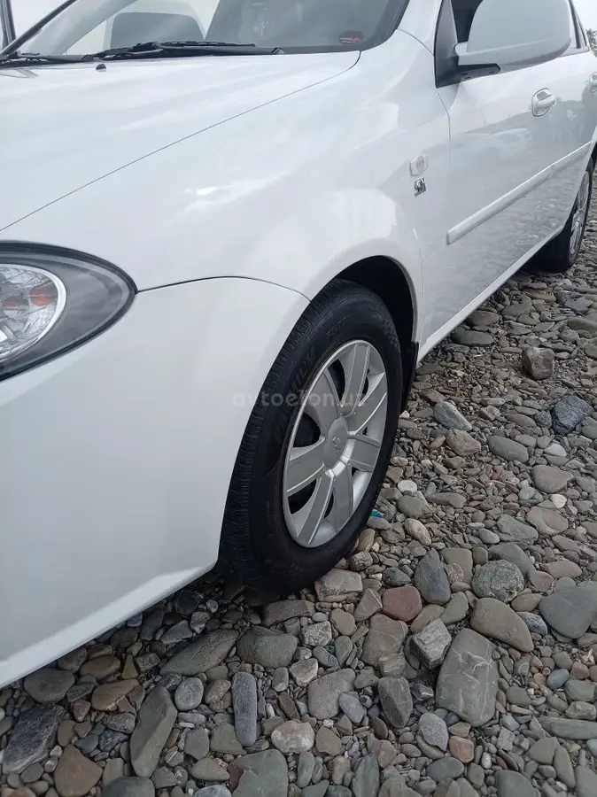 Chevrolet Gentra,  2 позиция