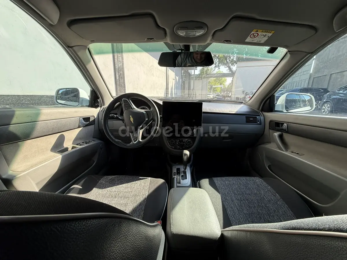 Chevrolet Gentra,  1 позиция