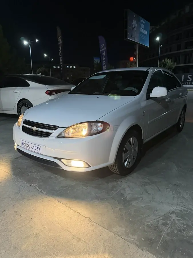 Chevrolet Gentra,  2 позиция