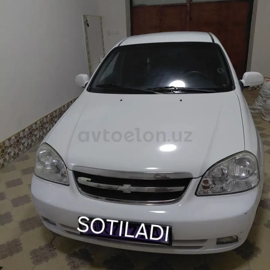 Chevrolet Lacetti,  1 позиция Газ-бензин