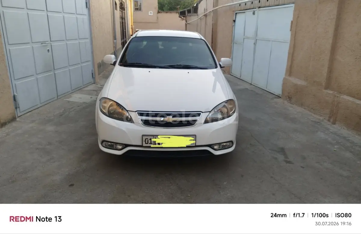Chevrolet Gentra,  1 позиция Газ-бензин