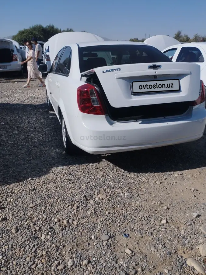 Chevrolet Gentra,  3 позиция