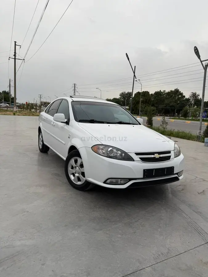 Chevrolet Gentra,  3 позиция