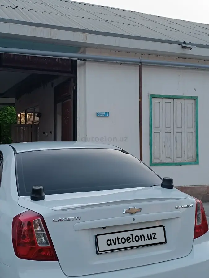 Chevrolet Gentra,  2 позиция