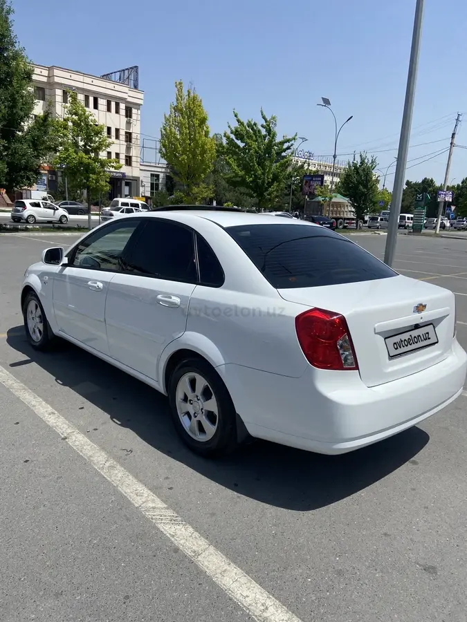 Chevrolet Gentra,  3 позиция