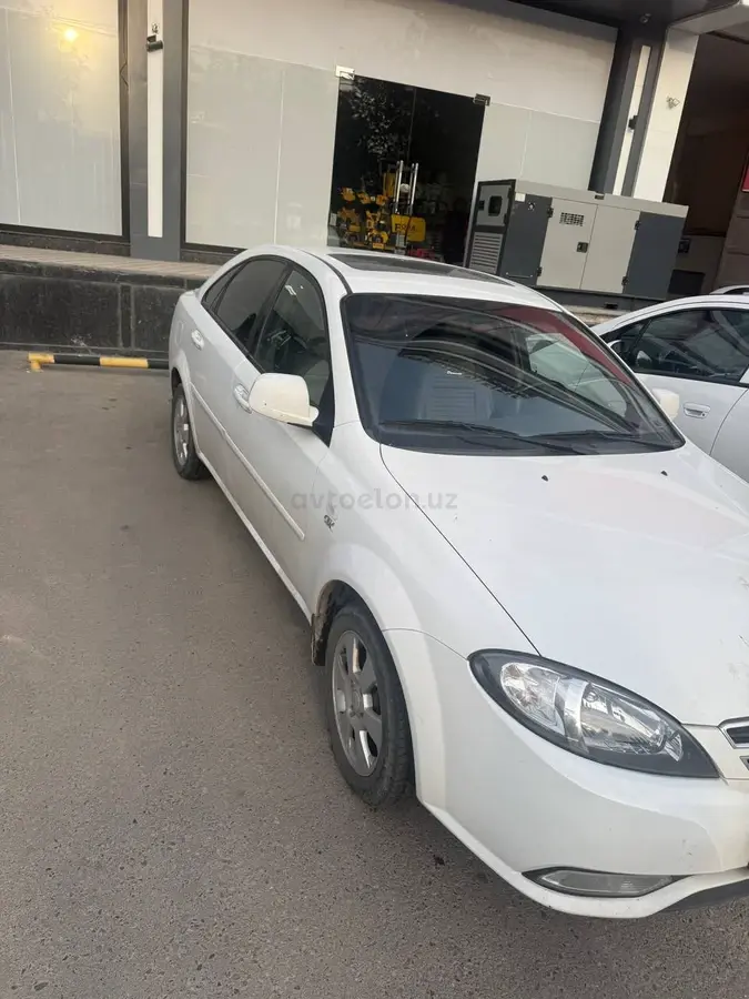 Chevrolet Gentra,  3 позиция