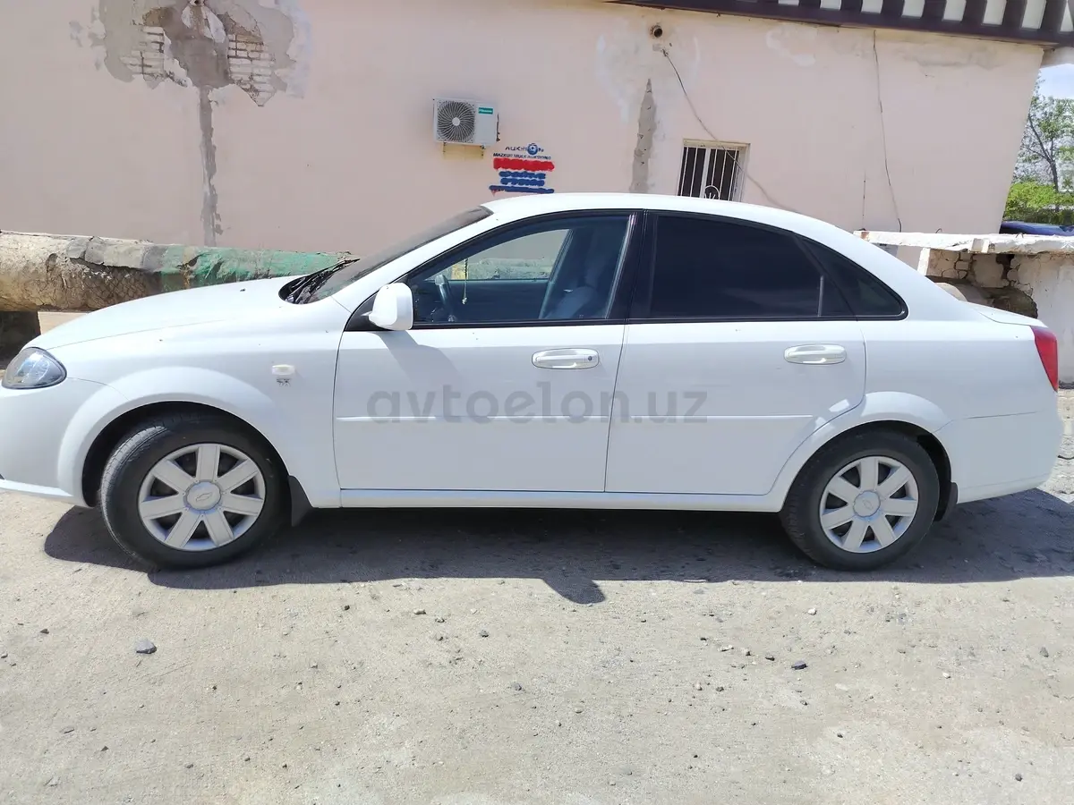 Chevrolet Gentra,  2 позиция
