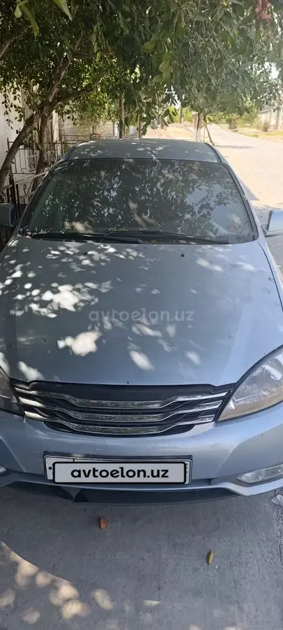Chevrolet Gentra,  1 позиция Газ-бензин