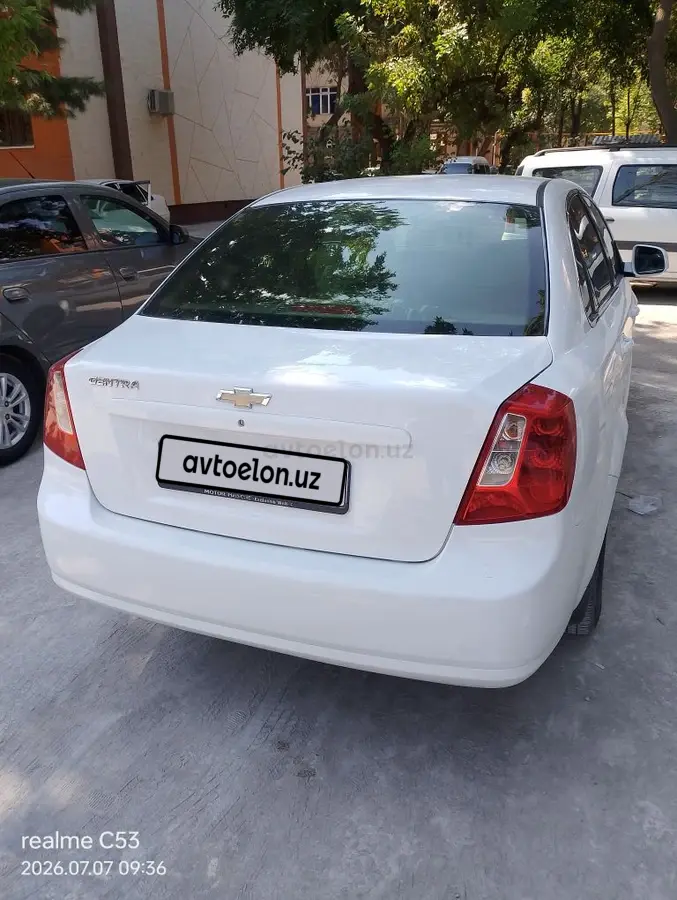 Chevrolet Gentra,  1 позиция Газ-бензин