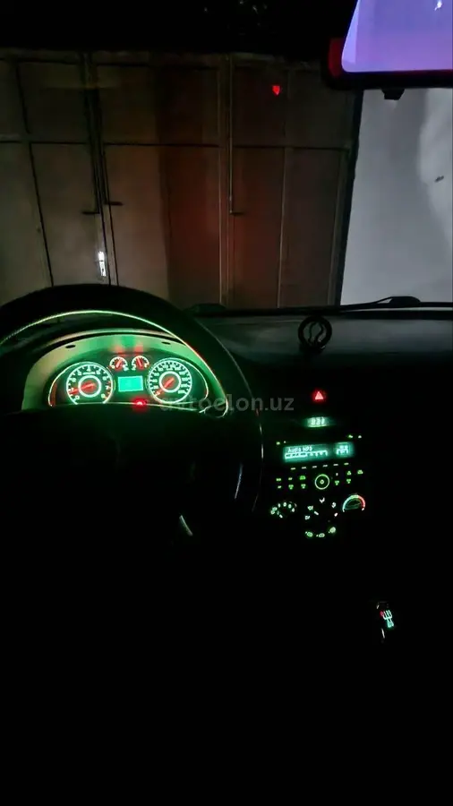 Chevrolet Gentra,  1 позиция Газ-бензин