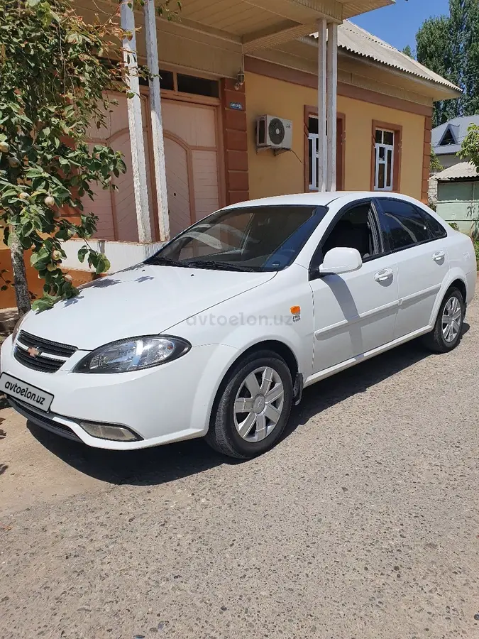Chevrolet Gentra,  1 позиция