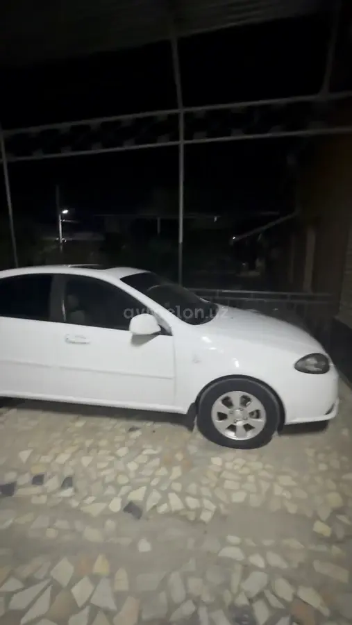 Chevrolet Gentra,  3 позиция