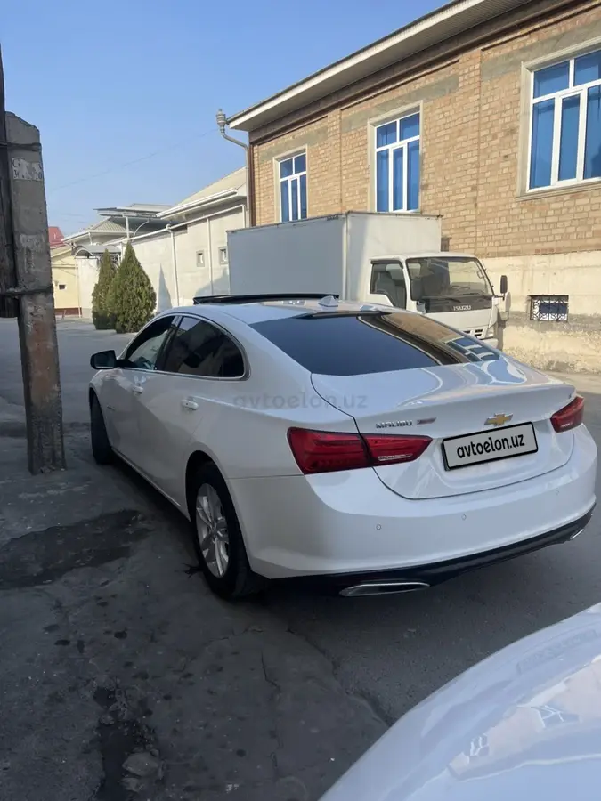 Chevrolet Malibu 2