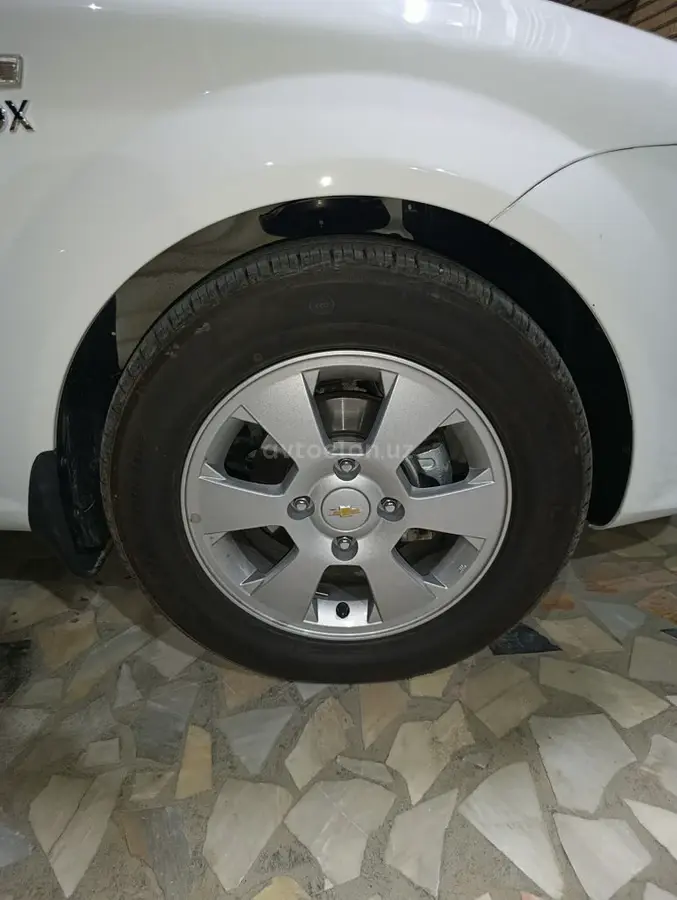 Chevrolet Gentra,  3 позиция