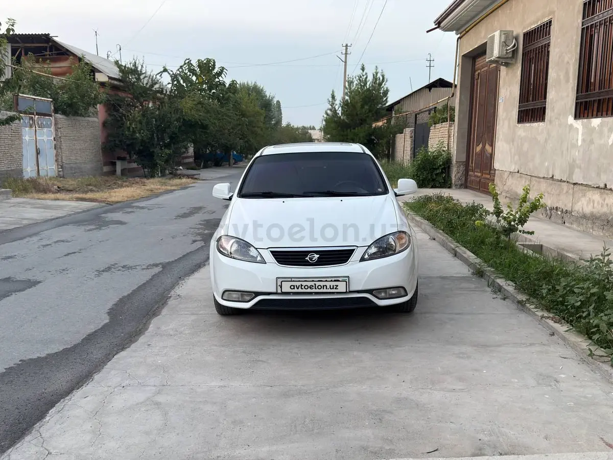 Chevrolet Gentra,  3 позиция
