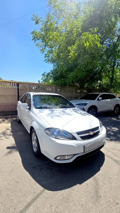 Chevrolet Gentra,  3 позиция
