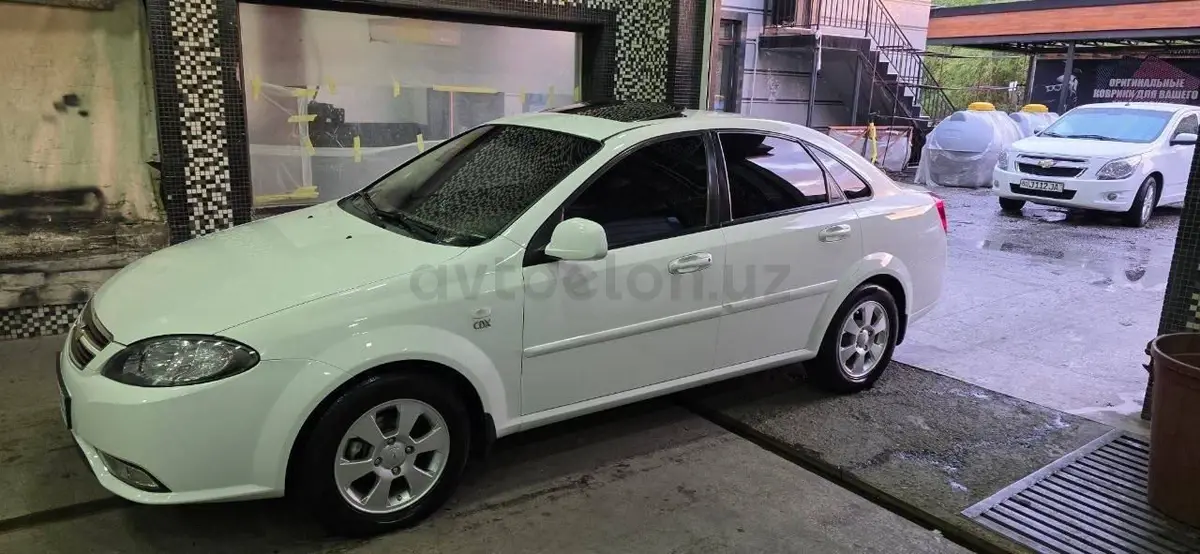 Chevrolet Gentra,  3 позиция