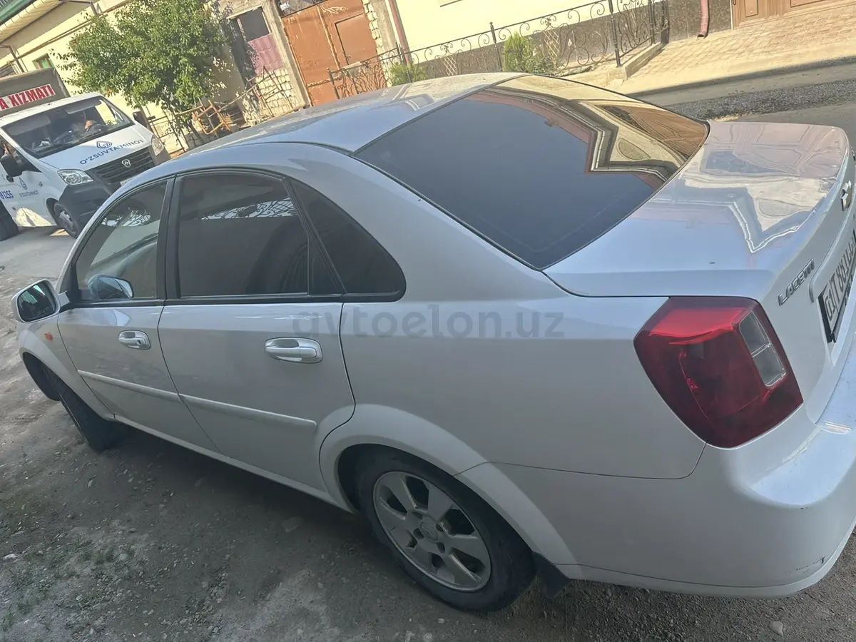 Chevrolet Gentra,  3 позиция