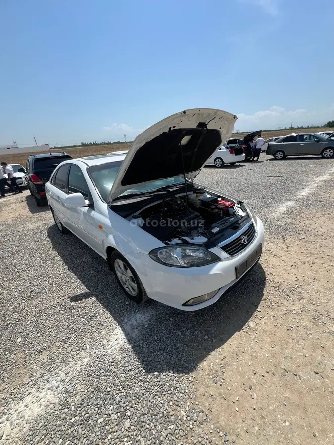 Chevrolet Gentra,  3 позиция