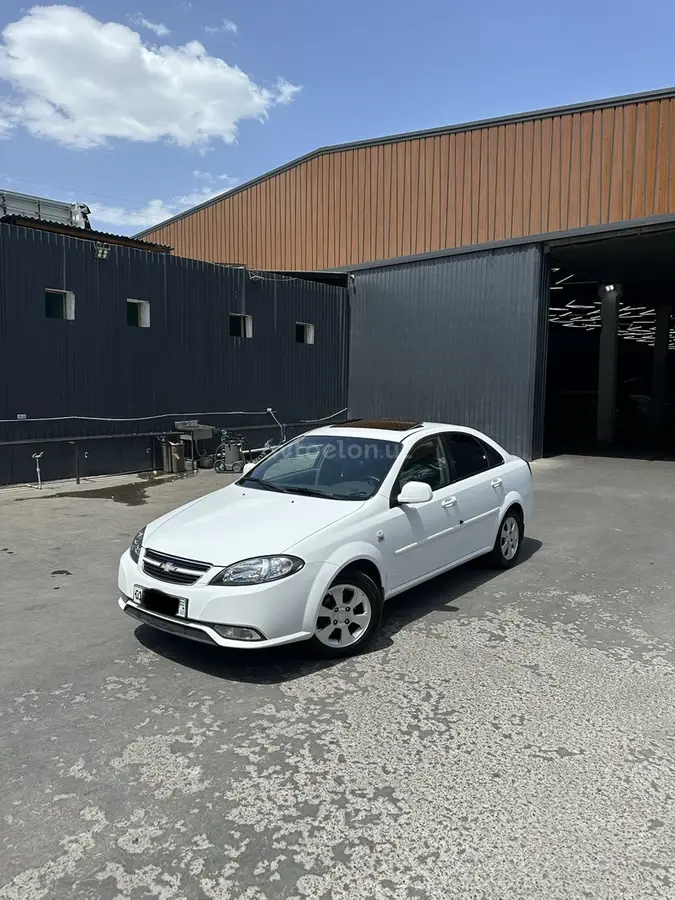 Chevrolet Gentra,  3 позиция