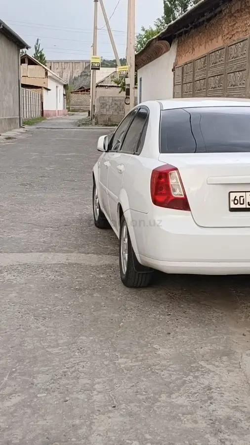 Chevrolet Gentra,  3 позиция