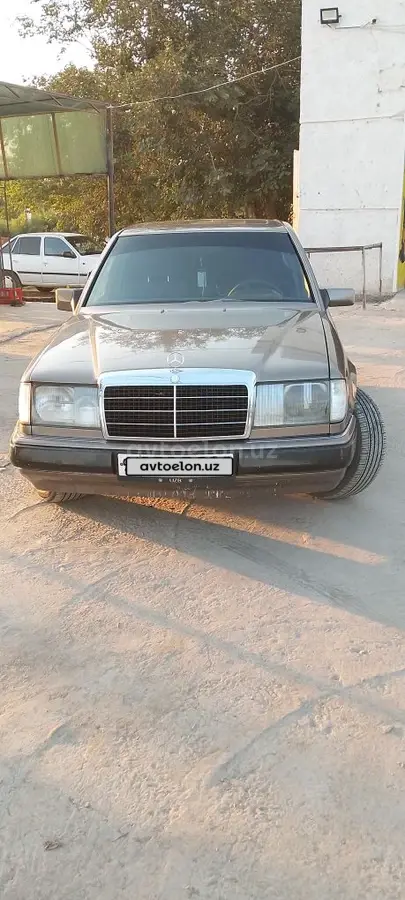 Mercedes-Benz E 200