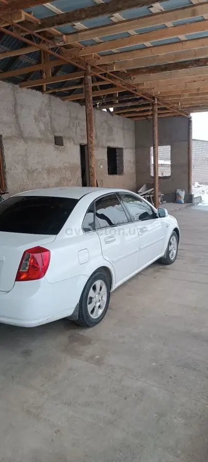 Chevrolet Gentra,  3 позиция