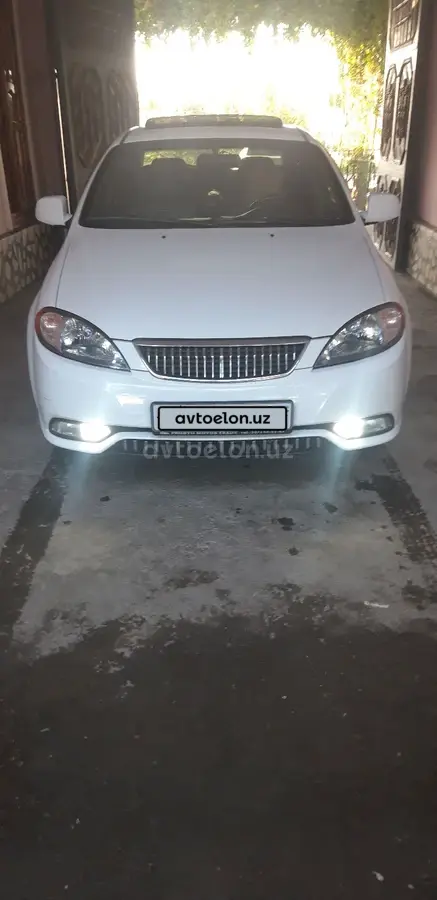 Chevrolet Gentra,  3 позиция