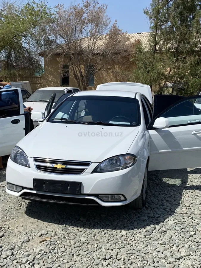 Chevrolet Gentra,  2 позиция