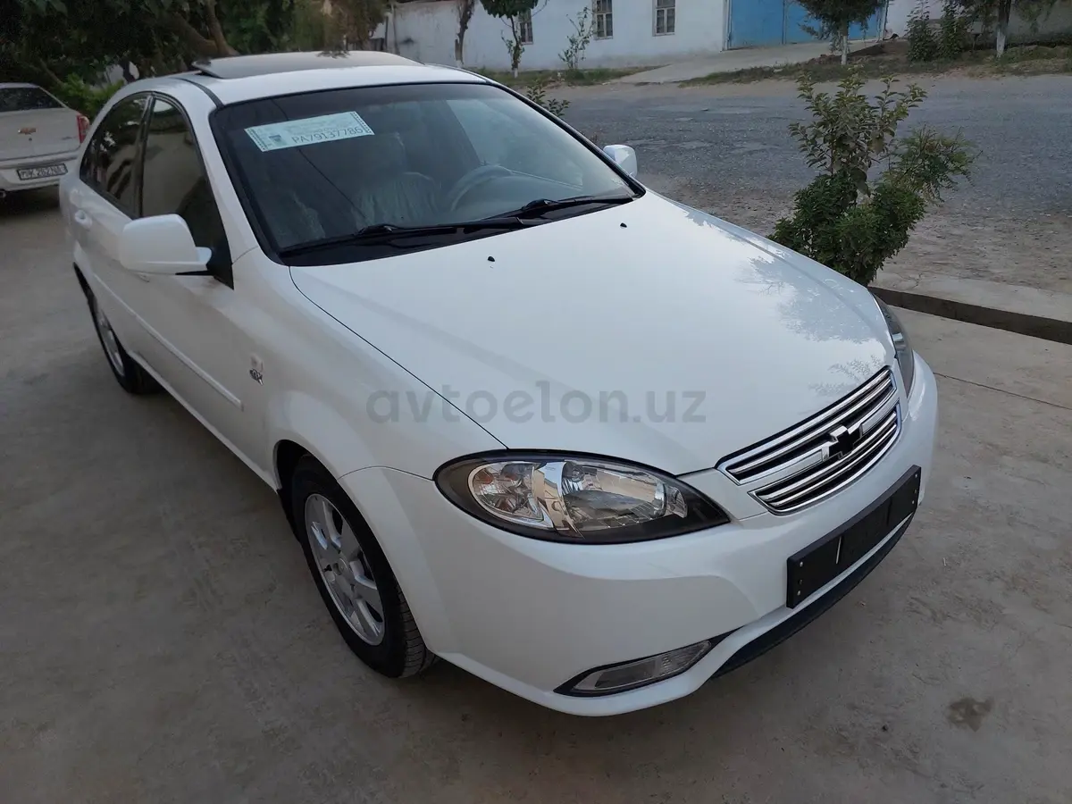 Chevrolet Gentra,  3 позиция