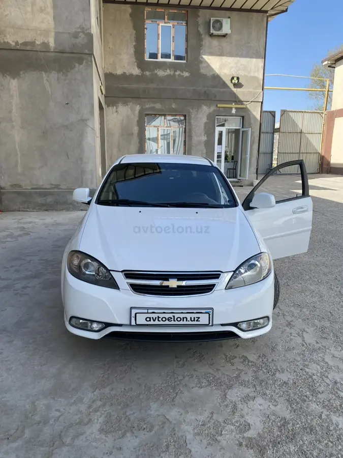 Chevrolet Gentra,  1 позиция