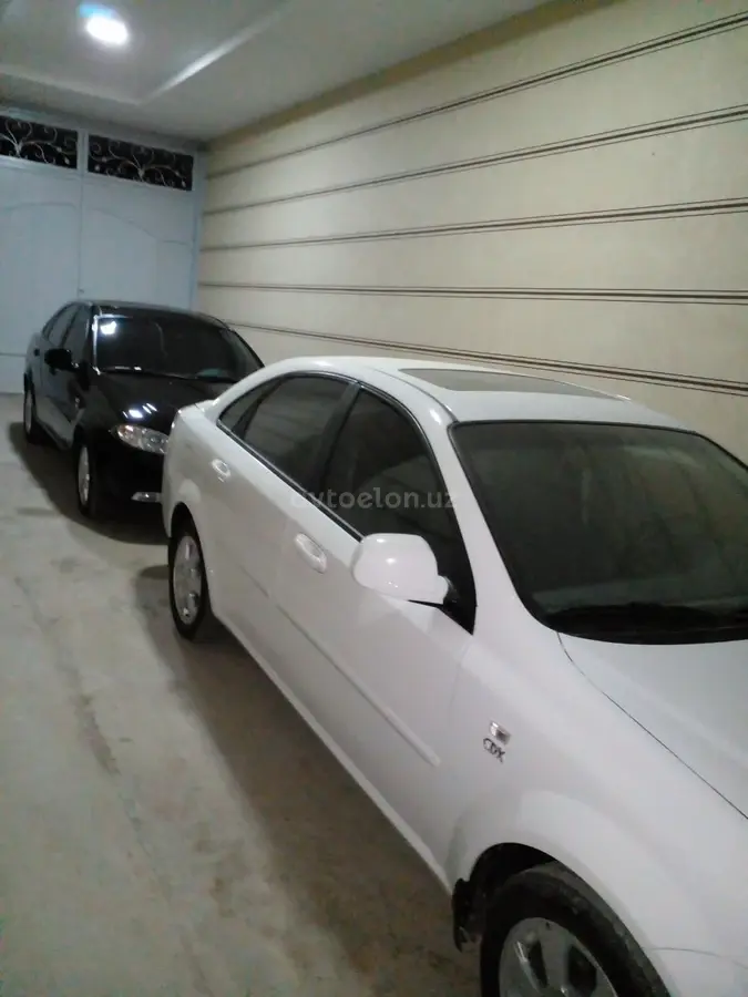Chevrolet Gentra,  3 позиция