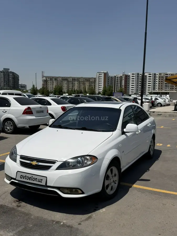 Chevrolet Gentra,  3 позиция