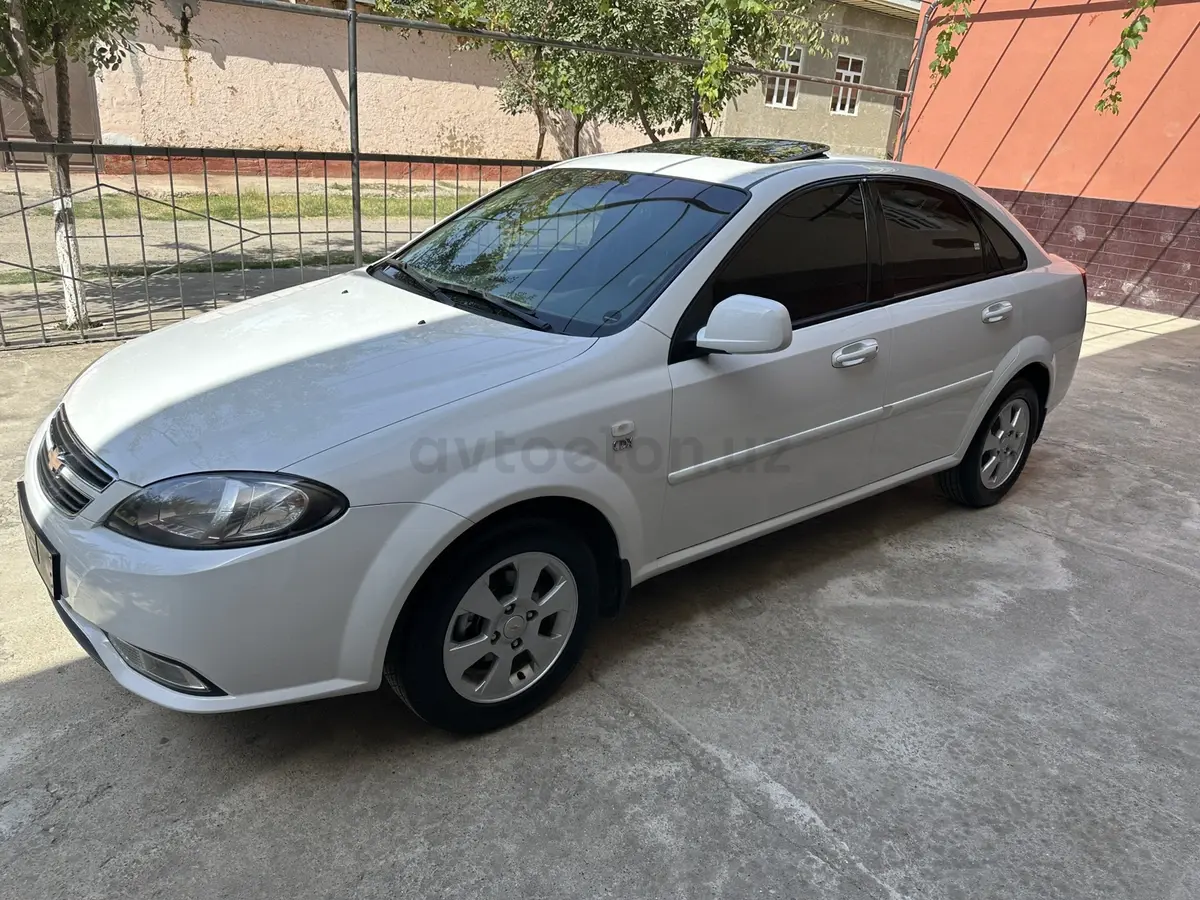 Chevrolet Gentra,  3 позиция